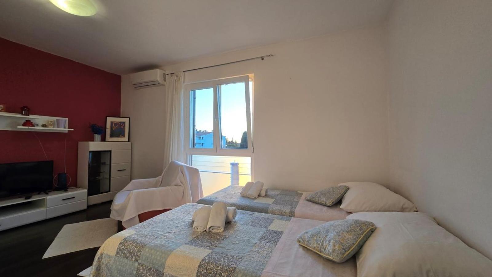 Studio Apartment Ljubica For 2 Persons 150M From The Beach Πόρετς Εξωτερικό φωτογραφία