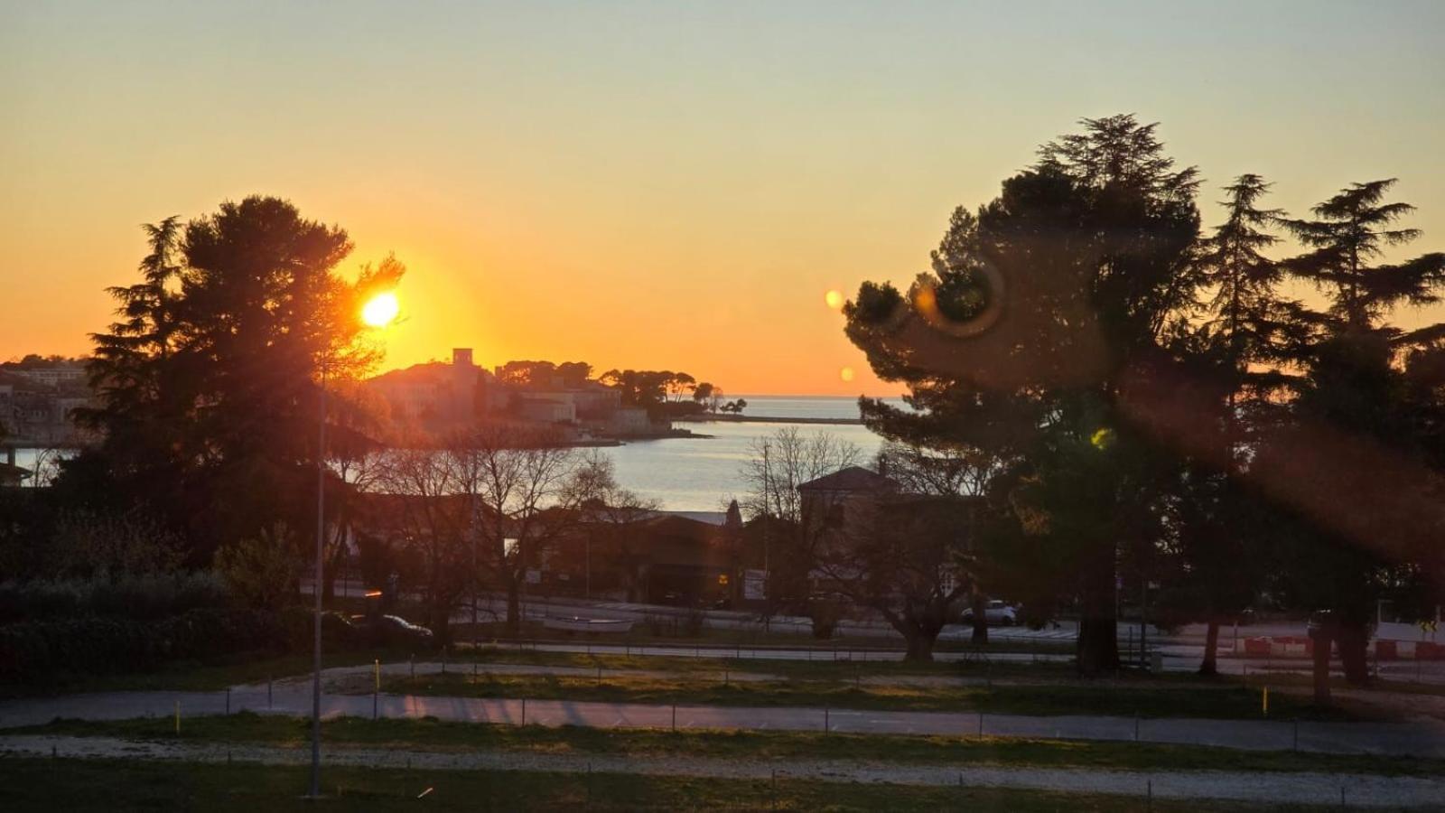 Studio Apartment Ljubica For 2 Persons 150M From The Beach Πόρετς Εξωτερικό φωτογραφία